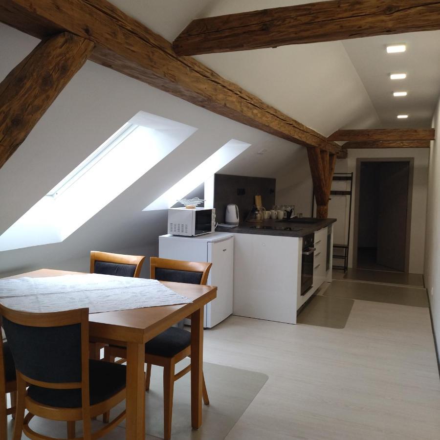 Apartmany S Vyhledem Na Zamek 温珀克 外观 照片