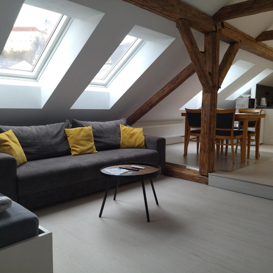 Apartmany S Vyhledem Na Zamek 温珀克 外观 照片