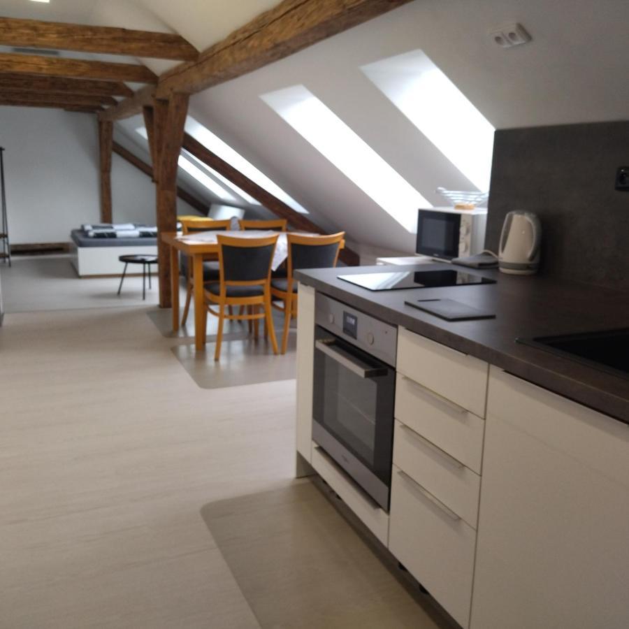 Apartmany S Vyhledem Na Zamek 温珀克 外观 照片