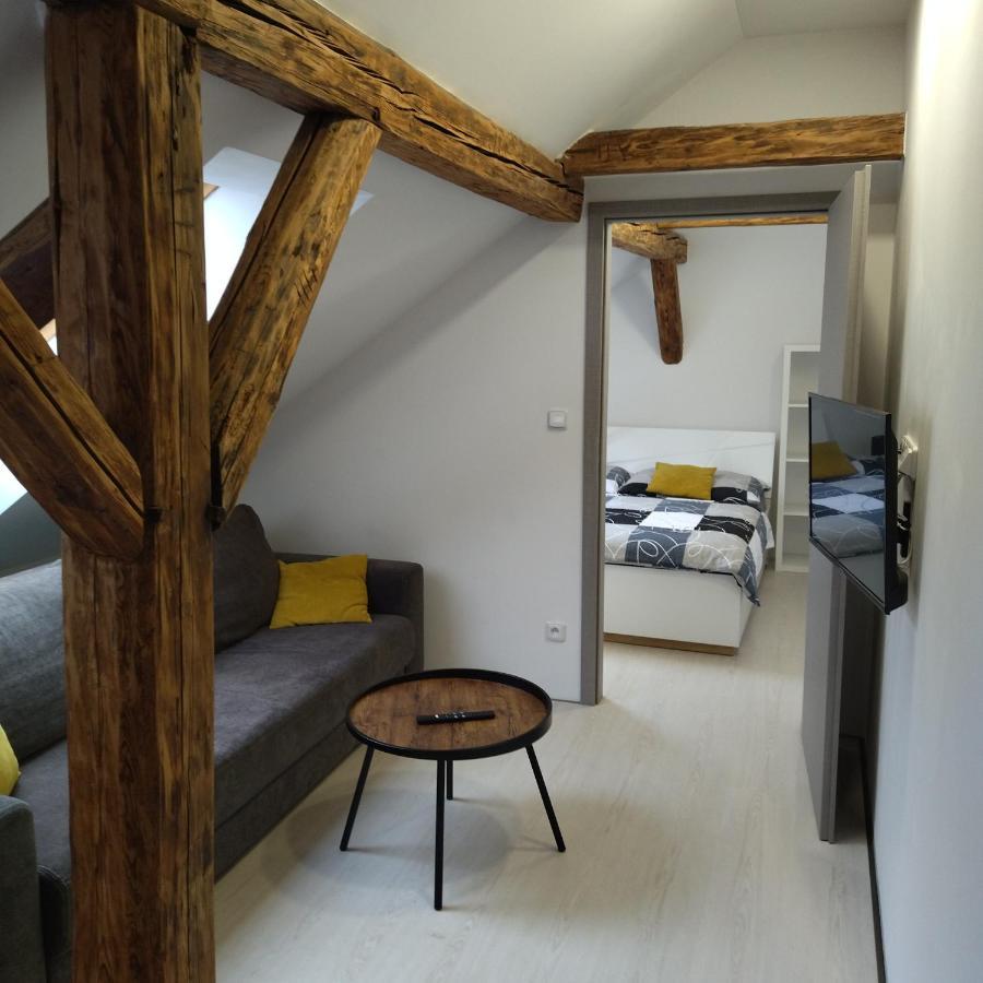 Apartmany S Vyhledem Na Zamek 温珀克 外观 照片