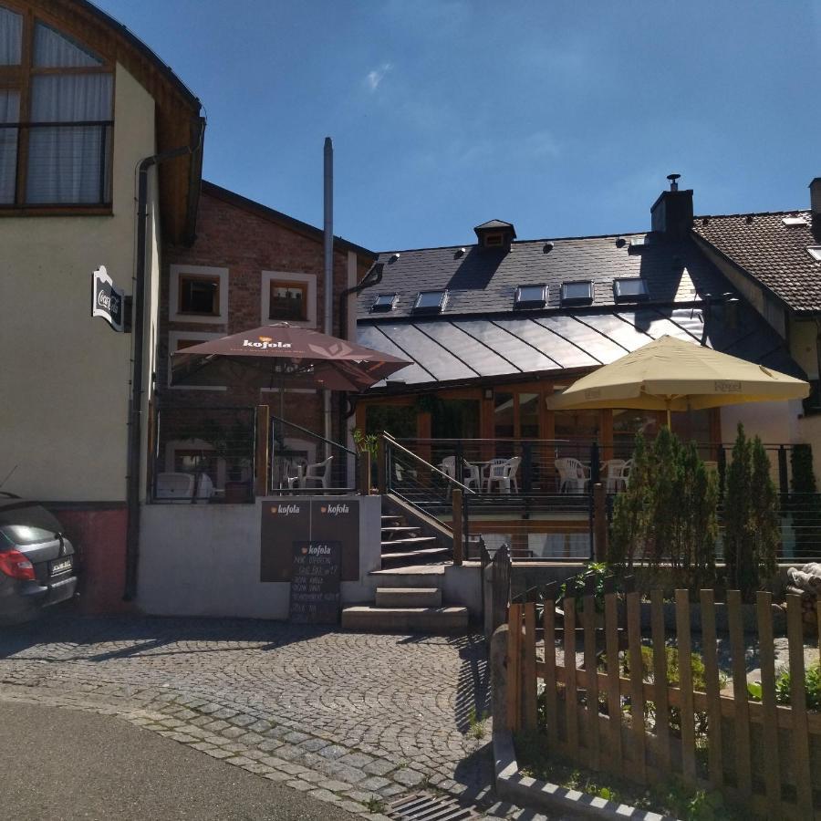 Apartmany S Vyhledem Na Zamek 温珀克 外观 照片