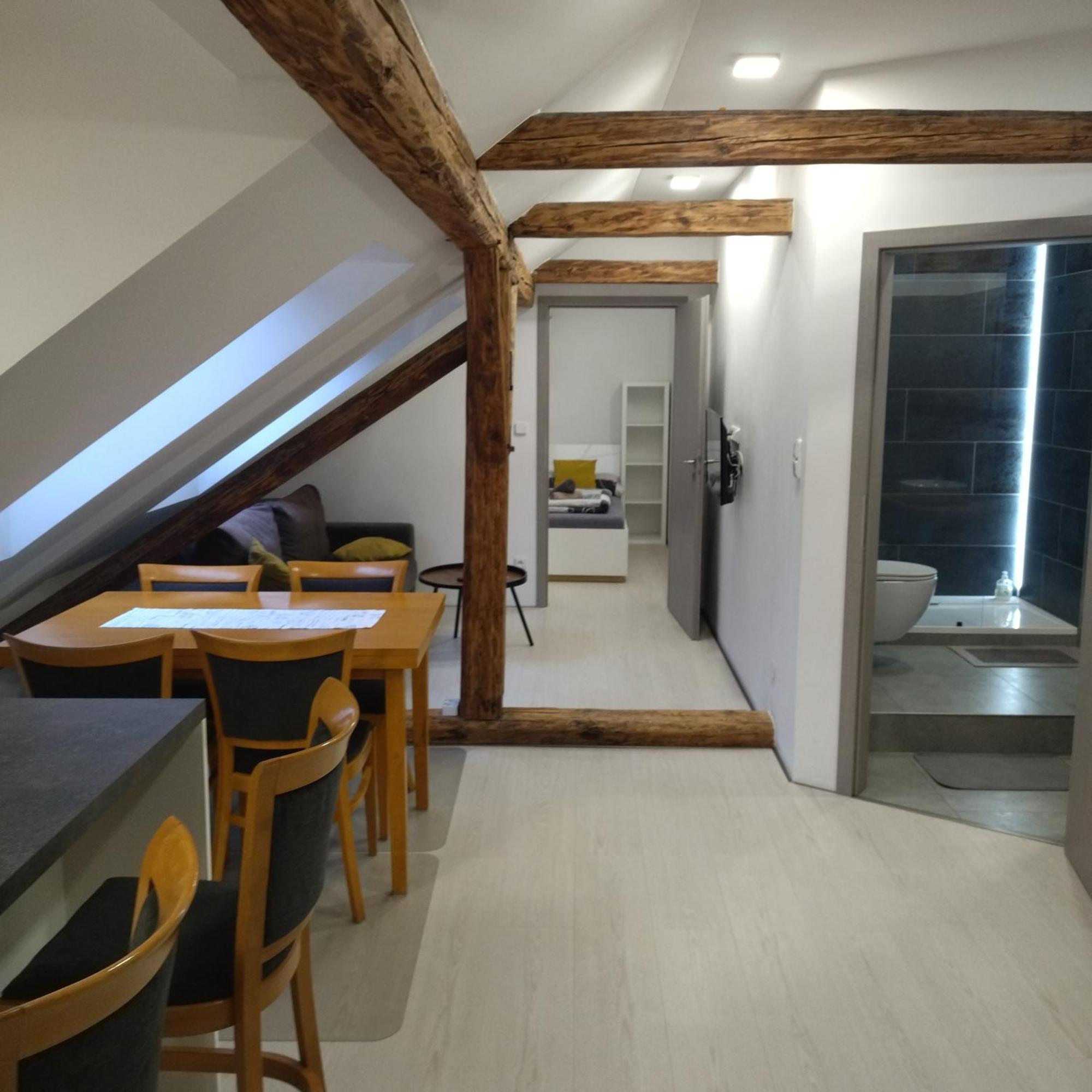 Apartmany S Vyhledem Na Zamek 温珀克 外观 照片